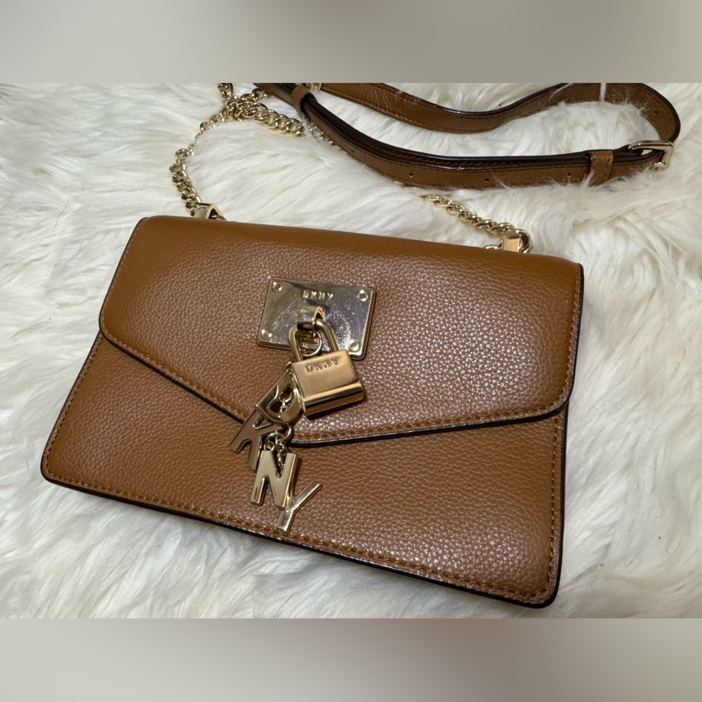 DKNY Women's Everyday Multipurpose Crossbody Handbag